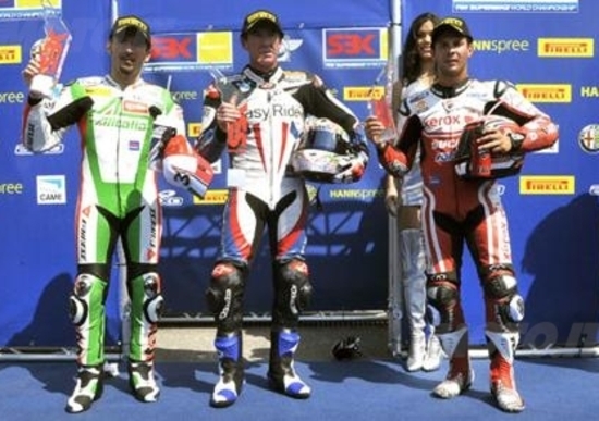 Corser conquista la prima Superpole per la BMW Corser conquista la prima Superpole per la BMW