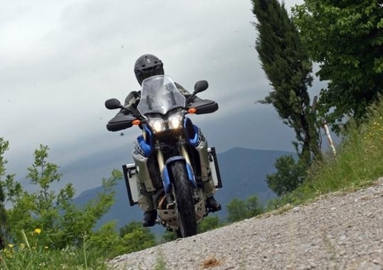 Yamaha XT1200Z Super Ténéré. Iniziano i demo ride in montagna Yamaha XT1200Z Super Ténéré. Iniziano i demo ride in montagna