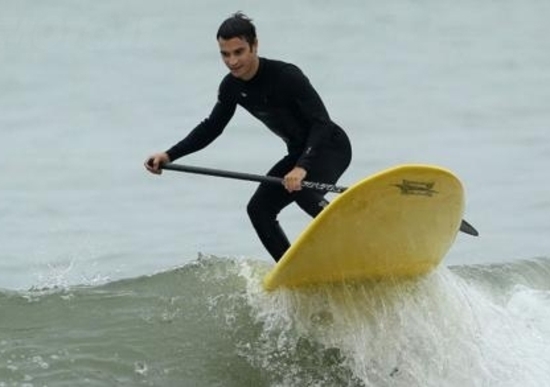 Pedrosa a Los Angeles tra surf e skydiving con Red Bull Pedrosa a Los Angeles tra surf e skydiving con Red Bull