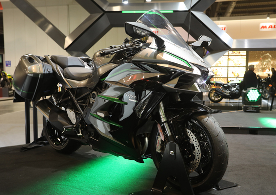 EICMA 2018: Kawasaki Ninja H2 SX SE+, foto e dati EICMA 2018: Kawasaki Ninja H2 SX SE+, foto e dati