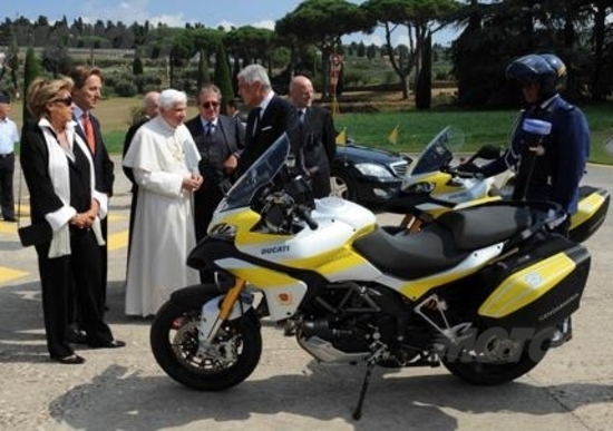 Due Ducati Multistrada consegnate alla scorta del Papa Due Ducati Multistrada consegnate alla scorta del Papa