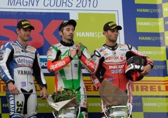 Biaggi chiude con una vittoria la sua straordinaria stagione Biaggi chiude con una vittoria la sua straordinaria stagione