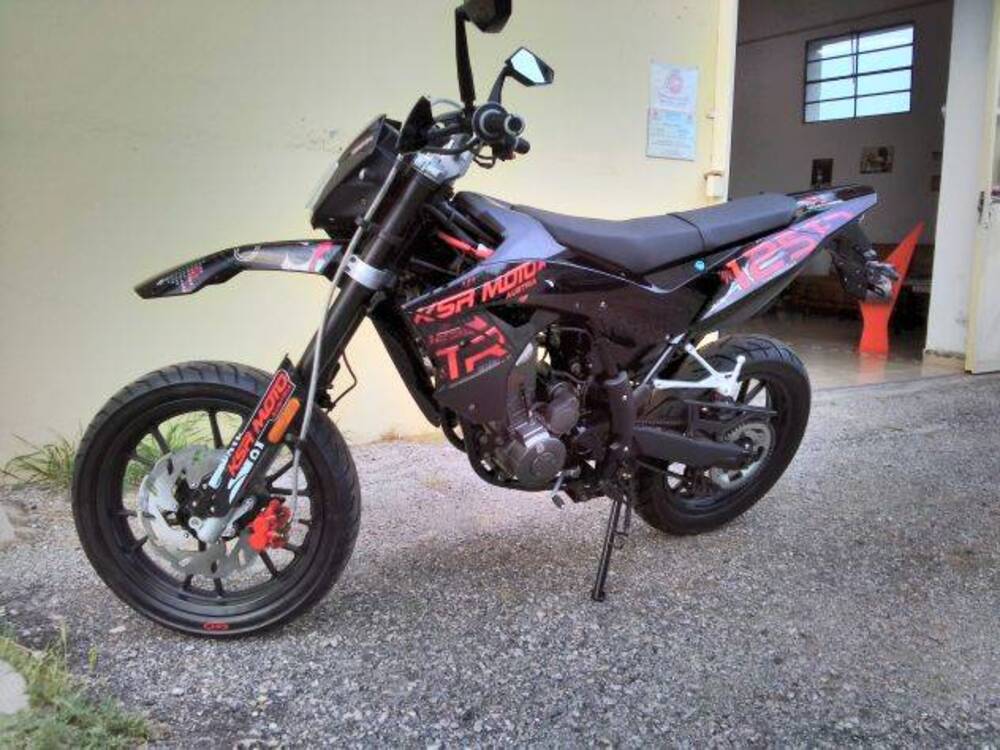 Tr125 Vendo KSR Moto TR 125 SM EFI (2017 - 18) nuova a Montebelluna (codice ...