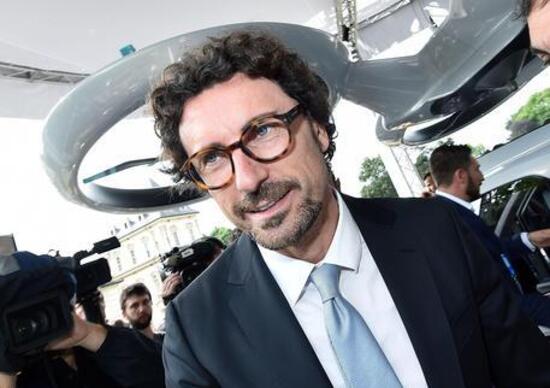 Auto con targa estera in Italia: furbetto o lavoratore? In arrivo le deroghe di Toninelli Auto con targa estera in Italia: furbetto o lavoratore? In arrivo le deroghe di Toninelli