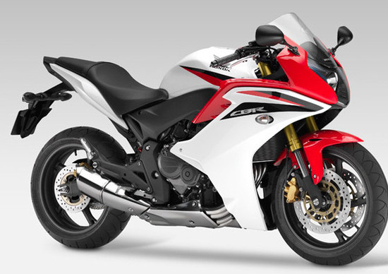 Un grande ritorno al Salone di Milano: Honda CBR 600F Un grande ritorno al Salone di Milano: Honda CBR 600F