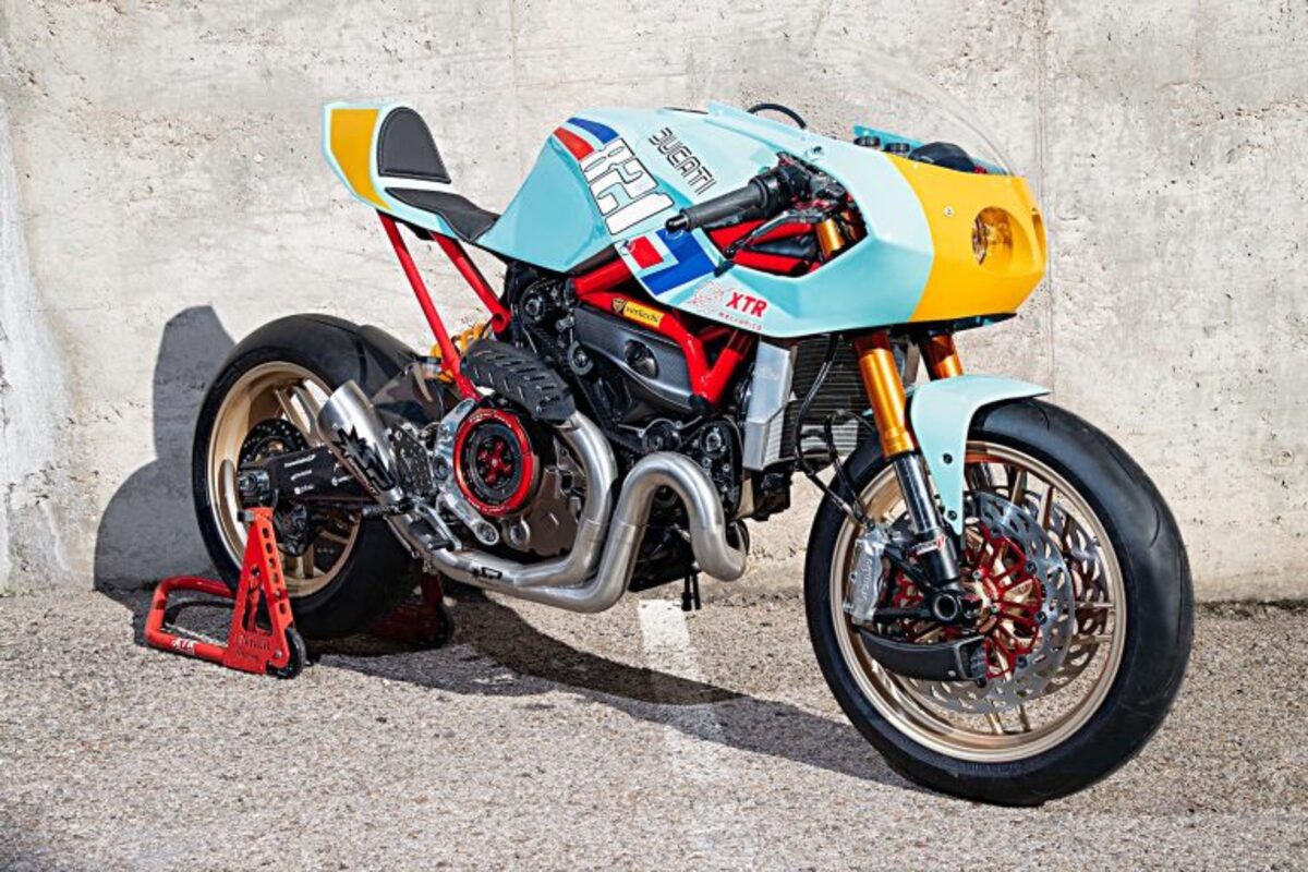 ducati 821 cafe racer