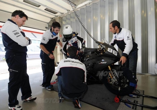 SBK, primo test per il team BMW Italia a Portimao SBK, primo test per il team BMW Italia a Portimao