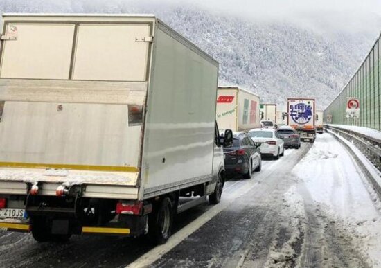 Maltempo: Brennero (A22) chiusa per neve Maltempo: Brennero (A22) chiusa per neve