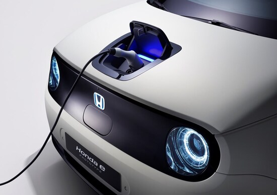 Honda: «Dal 2025 solo auto elettriche» Honda: «Dal 2025 solo auto elettriche»