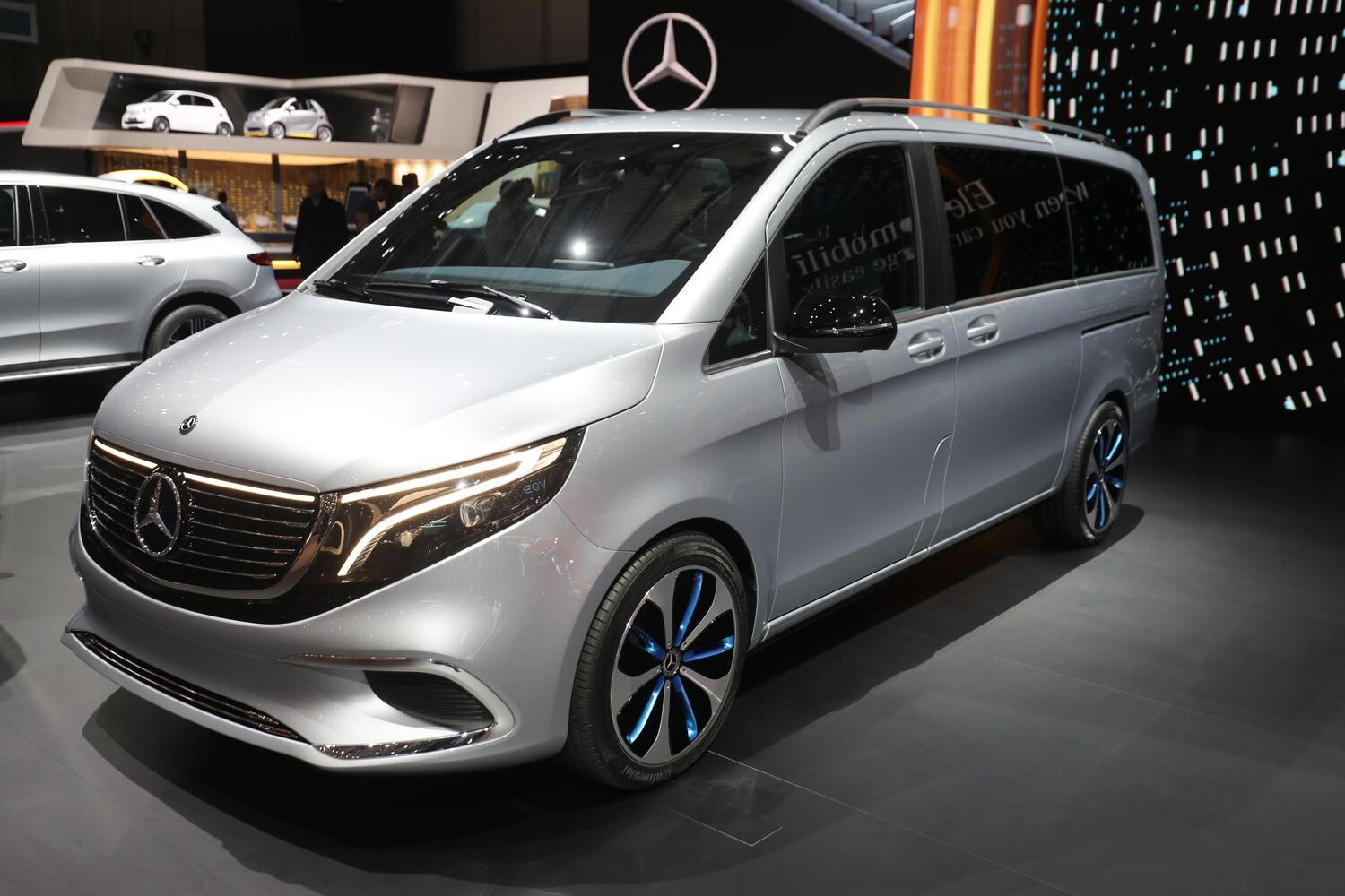 La concept car Mercedes EQV: è un van 100% elettrico