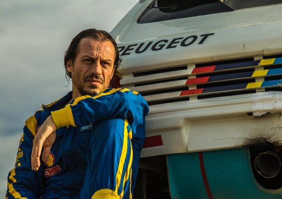 Veloce come il Vento, Stefano Accorsi: «Ho guidato un pezzo di storia dell'auto» Veloce come il Vento, Stefano Accorsi: «Ho guidato un pezzo di storia dell'auto»