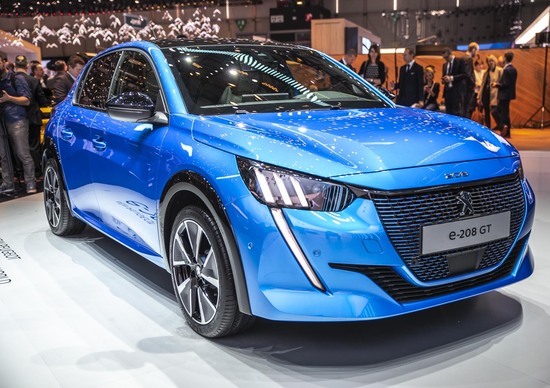 Imparato, CEO Peugeot: «Transizione verso l’elettrico con un mix di gamma ragionevole» Imparato, CEO Peugeot: «Transizione verso l’elettrico con un mix di gamma ragionevole»