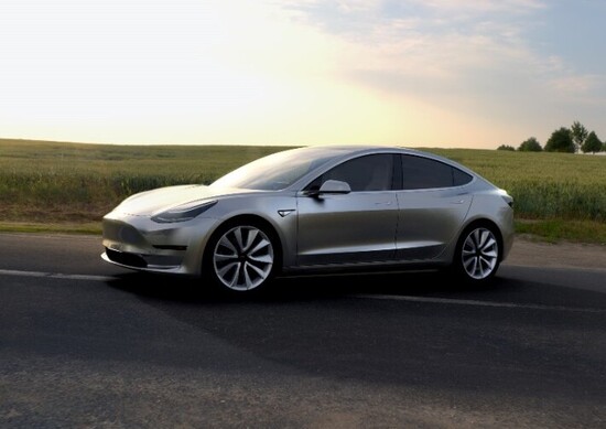 Tesla Model 3, c'è chi ne prende due alla volta Tesla Model 3, c'è chi ne prende due alla volta