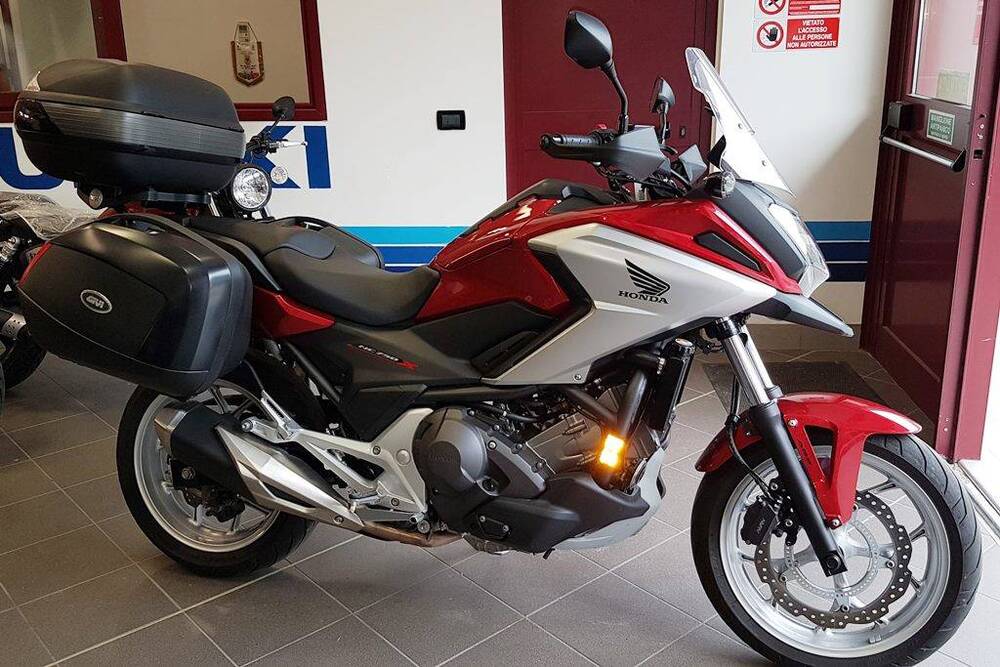 Vendo Honda Nc750x Dct Abs Travel Edition 2016 18 Usata A Ferrara