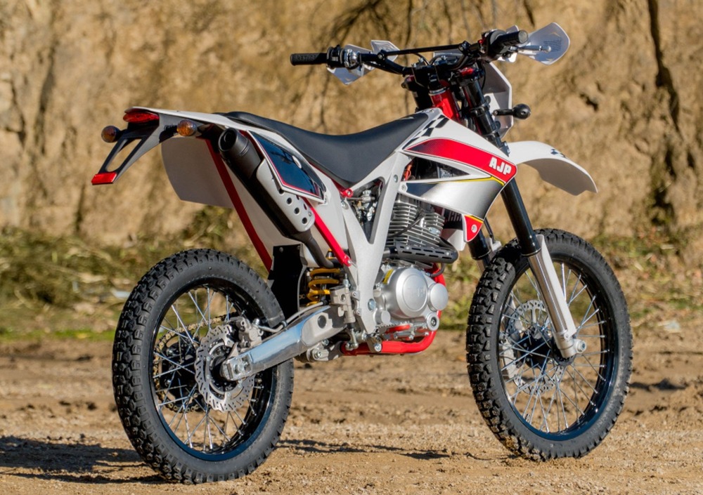 AJP PR3 125 Enduro Pro (2019 - 20), Prezzo E Scheda Tecnica - Moto.it