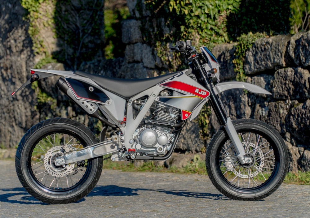 AJP PR3 Supermoto Pro 240 (2019), Prezzo E Scheda Tecnica - Moto.it