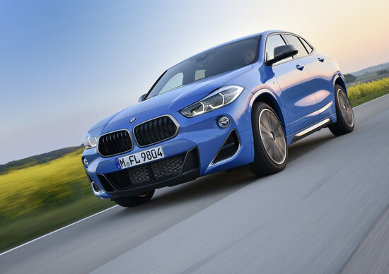 BMW X2 M35i 2019. Accenno di Serie 1 sportiva? Non ancora BMW X2 M35i 2019. Accenno di Serie 1 sportiva? Non ancora