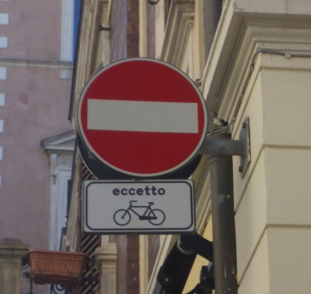 Il “nuovo“ Codice permetterà la circolazione in direzione inversa su strade a senso unico?