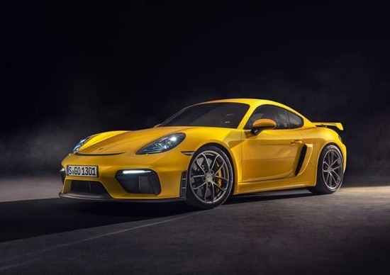 Porsche Cayman GT4 e 718 Spyder, torna il Flat Six con 420 CV Porsche Cayman GT4 e 718 Spyder, torna il Flat Six con 420 CV