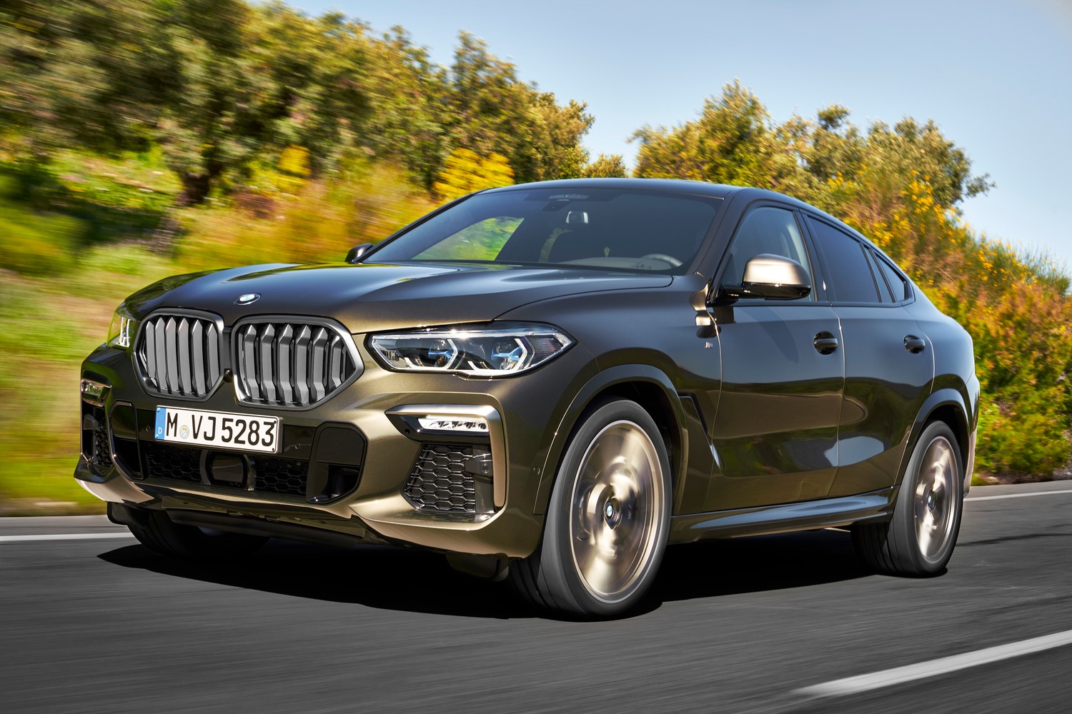 BMW X6, svelato il SUV-Coupé