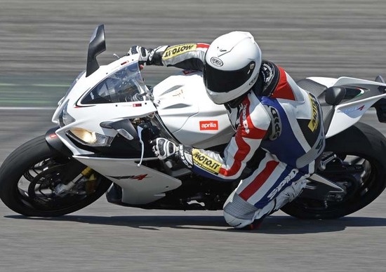 Aprilia RSV4 R APRC Aprilia RSV4 R APRC