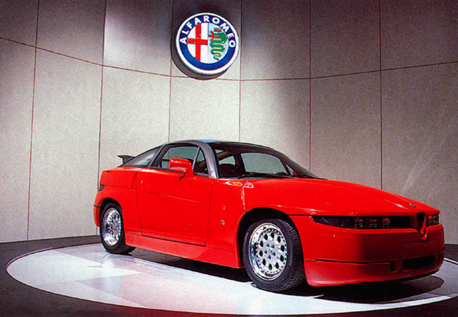 Buon compleanno SZ: trenta anni dalla nascita della rara Alfa Romeo coupé