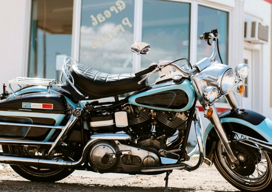 Asta dei record per l'Harley-Davidson di Elvis Presley Asta dei record per l'Harley-Davidson di Elvis Presley