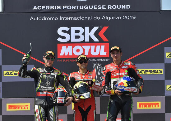 SBK 2019. Álvaro Bautista vince Gara-2 a Portimão SBK 2019. Álvaro Bautista vince Gara-2 a Portimão