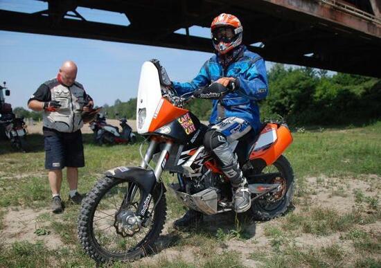 KTM 690 Enduro R, special da deserto KTM 690 Enduro R, special da deserto