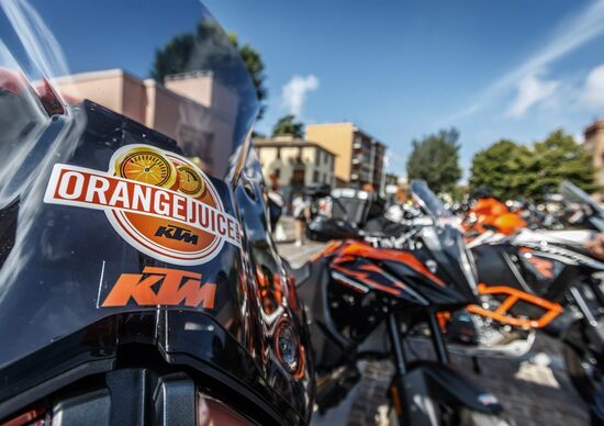 KTM Orange Juice: confermata la partnership con Interphone KTM Orange Juice: confermata la partnership con Interphone