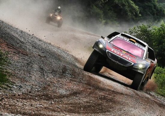 Tre Peugeot 2008 DKR16 al Silk Way Rally Tre Peugeot 2008 DKR16 al Silk Way Rally