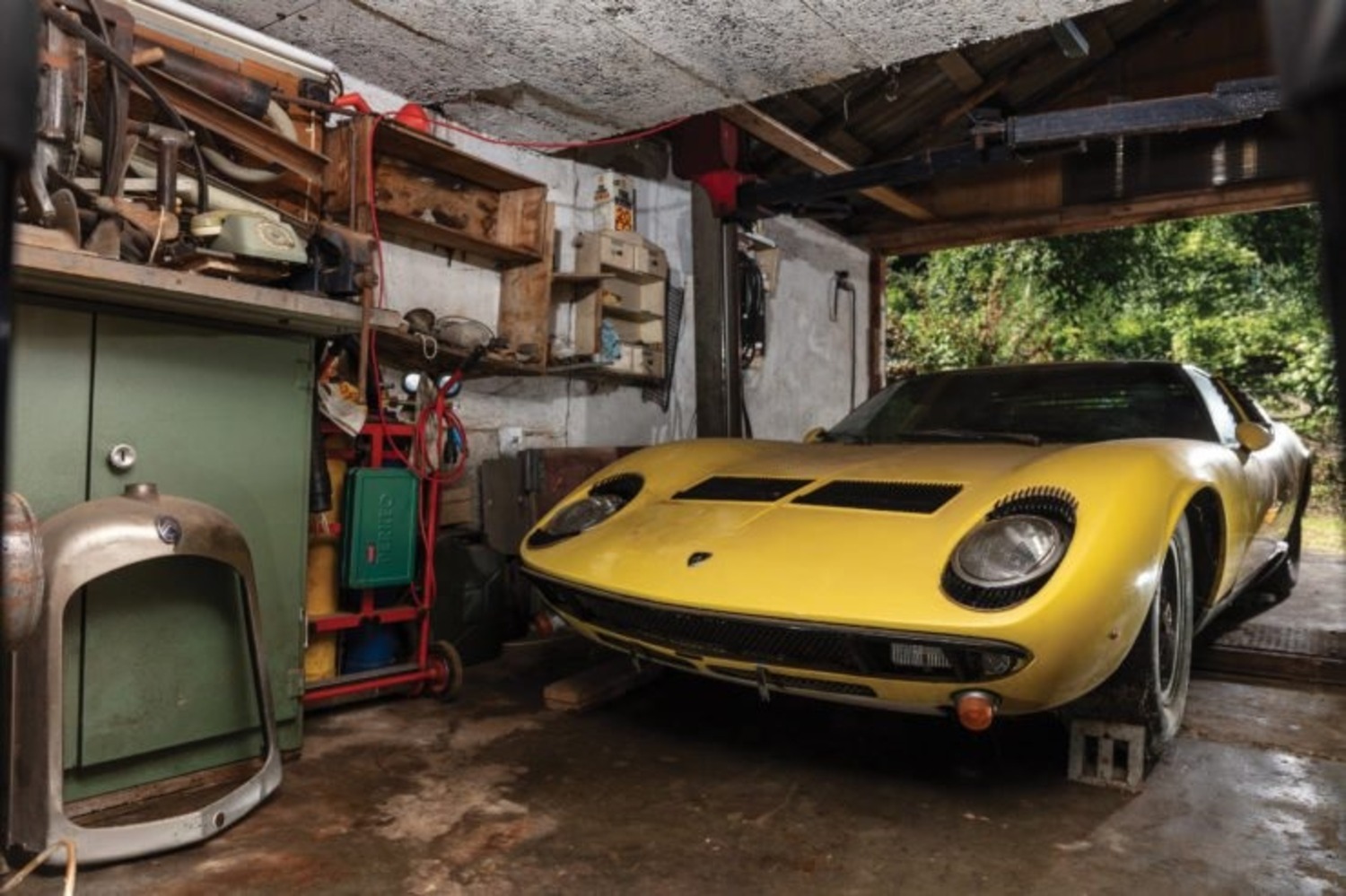 Lamborghini Miura P400 S: la supercar anni '60 torna a ruggire
