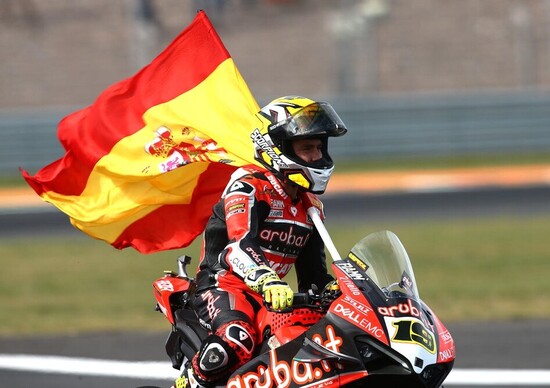SBK 2019 - Álvaro Bautista vince Gara-1 a San Juan SBK 2019 - Álvaro Bautista vince Gara-1 a San Juan