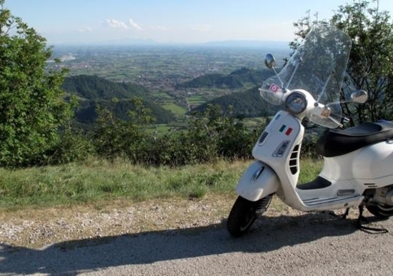 In Vespa da Milano a Copenaghen (e ritorno) In Vespa da Milano a Copenaghen (e ritorno)