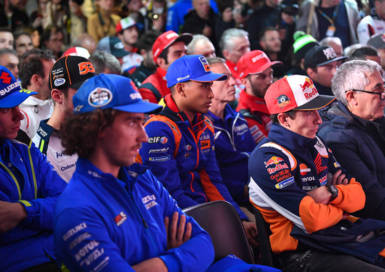MotoGP. Reazioni, commenti e domande dopo il ritiro di Lorenzo MotoGP. Reazioni, commenti e domande dopo il ritiro di Lorenzo