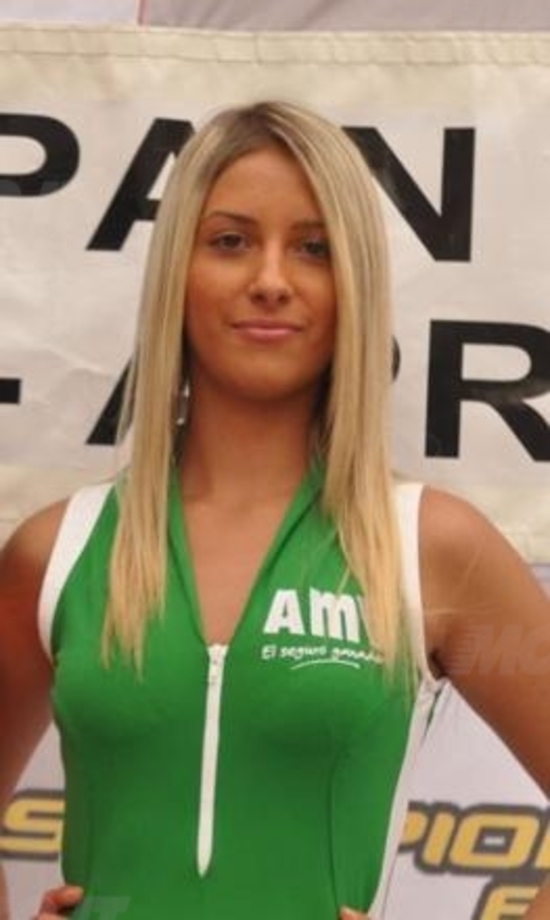Alla francese Emilie il titolo di Miss Enduro 2011 Alla francese Emilie il titolo di Miss Enduro 2011