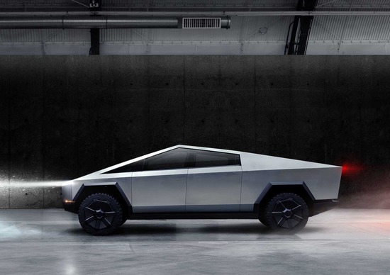 Tesla Cybertruck: il design del pick-up divide Tesla Cybertruck: il design del pick-up divide