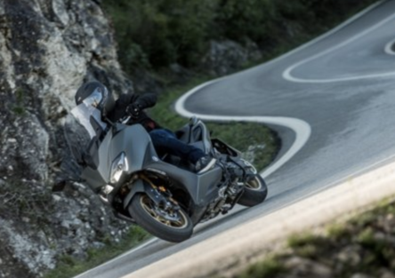 Nuovo Yamaha TMAX 560 e TECH MAX 2020. Settimo cielo