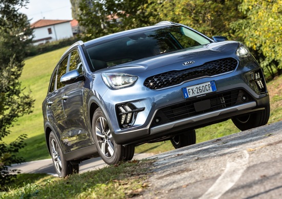 Kia e le scelte alternative: risparmiare con gli eco-incentivi Kia e le scelte alternative: risparmiare con gli eco-incentivi