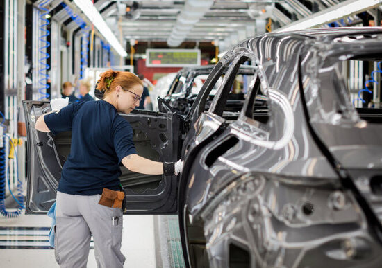 Daimler: tagli per «migliaia di posti di lavoro» Daimler: tagli per «migliaia di posti di lavoro»