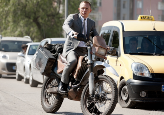 Il Coronavirus colpisce anche James Bond Il Coronavirus colpisce anche James Bond