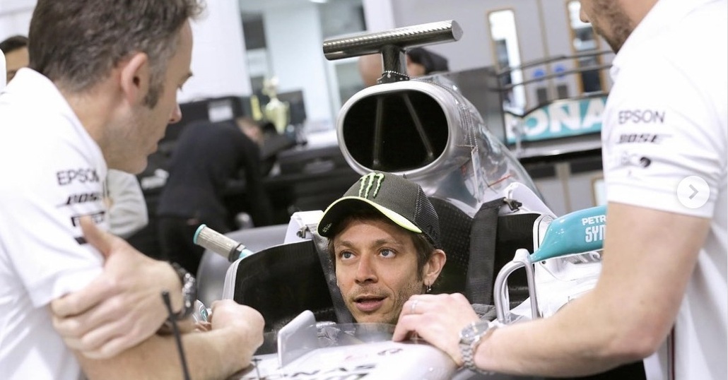Valentino Rossi fa il sedile per la F1