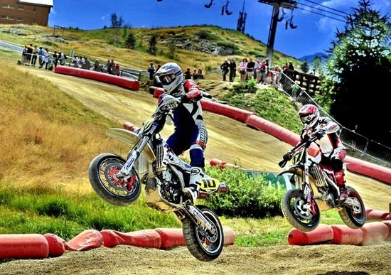 Supermoto. Nuovi circuiti per l'International Series Supermoto Supermoto. Nuovi circuiti per l'International Series Supermoto