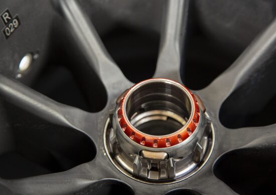 Un centinaio di dettagli tecnici cambia sulla monoposto F1 Alfa, da un GP all'altro