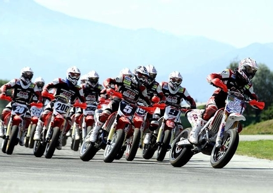 Supermoto: trofeo HM Honda 2012 Supermoto: trofeo HM Honda 2012