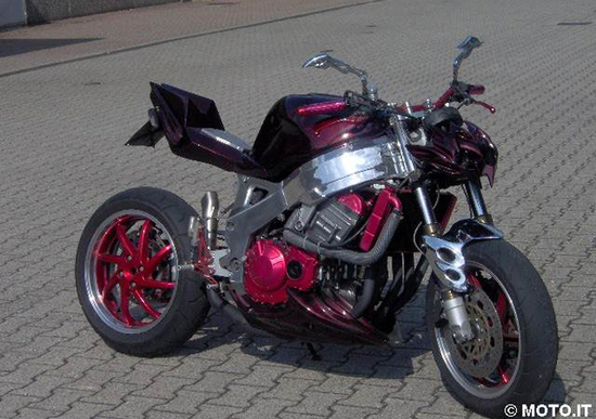 Le Strane di Moto.it: Honda CBR 900 Streetfighter Le Strane di Moto.it: Honda CBR 900 Streetfighter