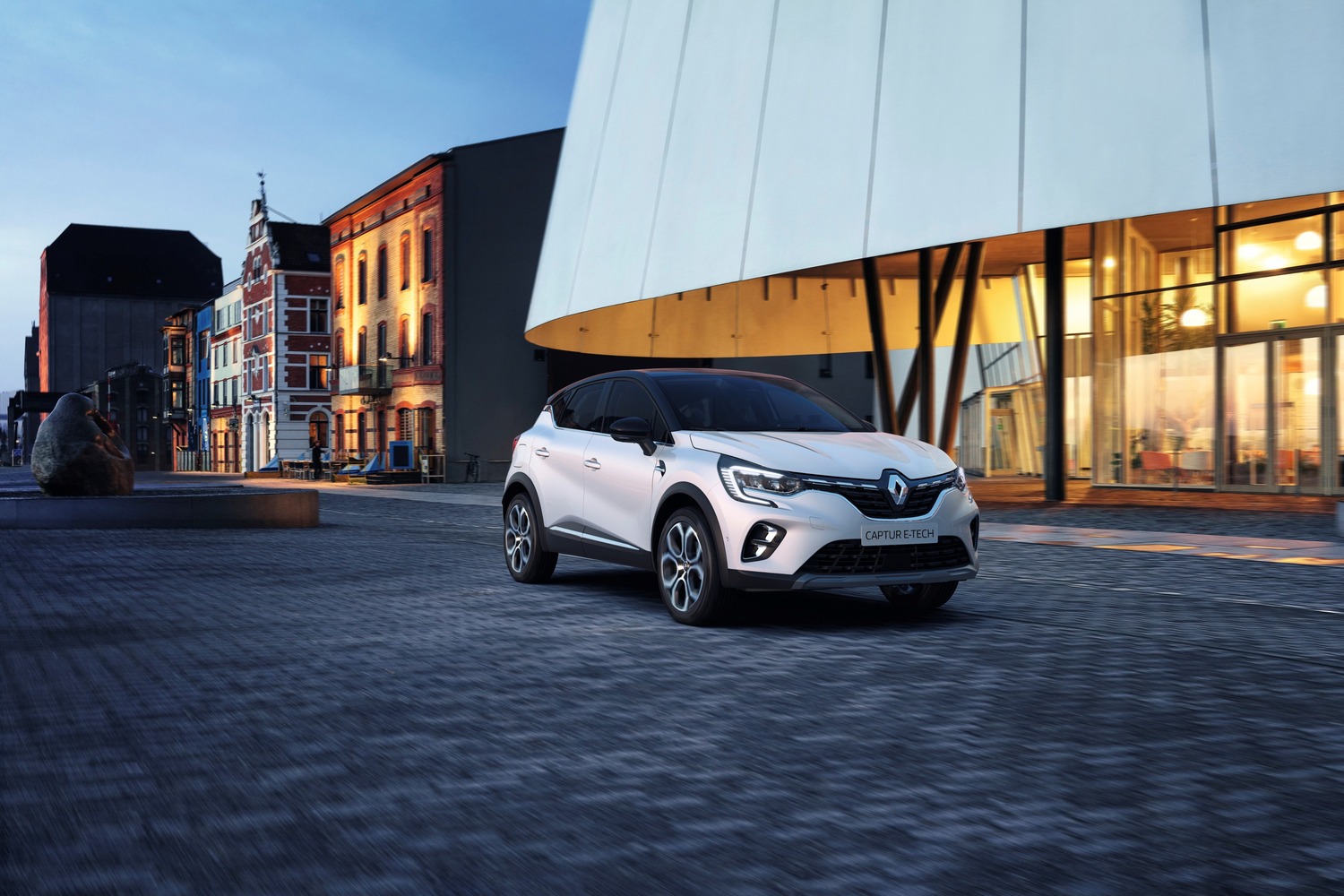 Renault Captur E-Tech, ecco l'ibrida plug-in