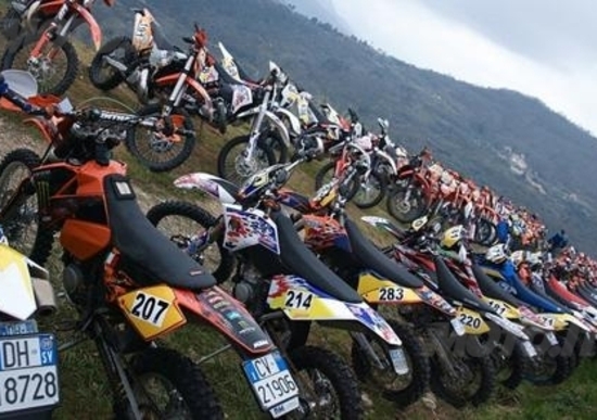 Targhe enduro. La soluzione è prossima Targhe enduro. La soluzione è prossima
