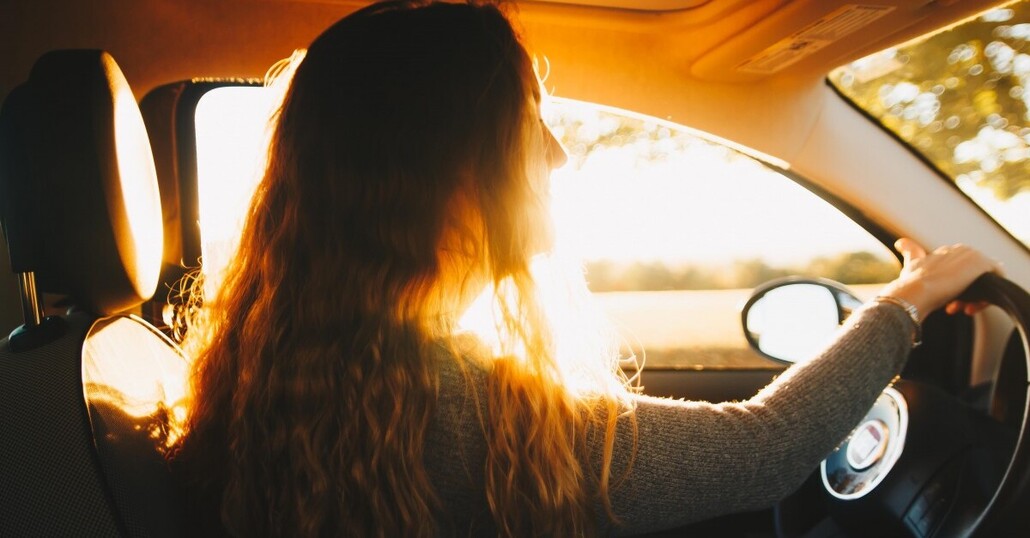 Se a guidare è una donna ci sono meno rischi e incidenti: meglio discriminare?