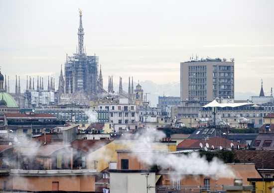 Milano, domenica a piedi il 2 febbraio: gli orari del blocco totale delle auto Milano, domenica a piedi il 2 febbraio: gli orari del blocco totale delle auto